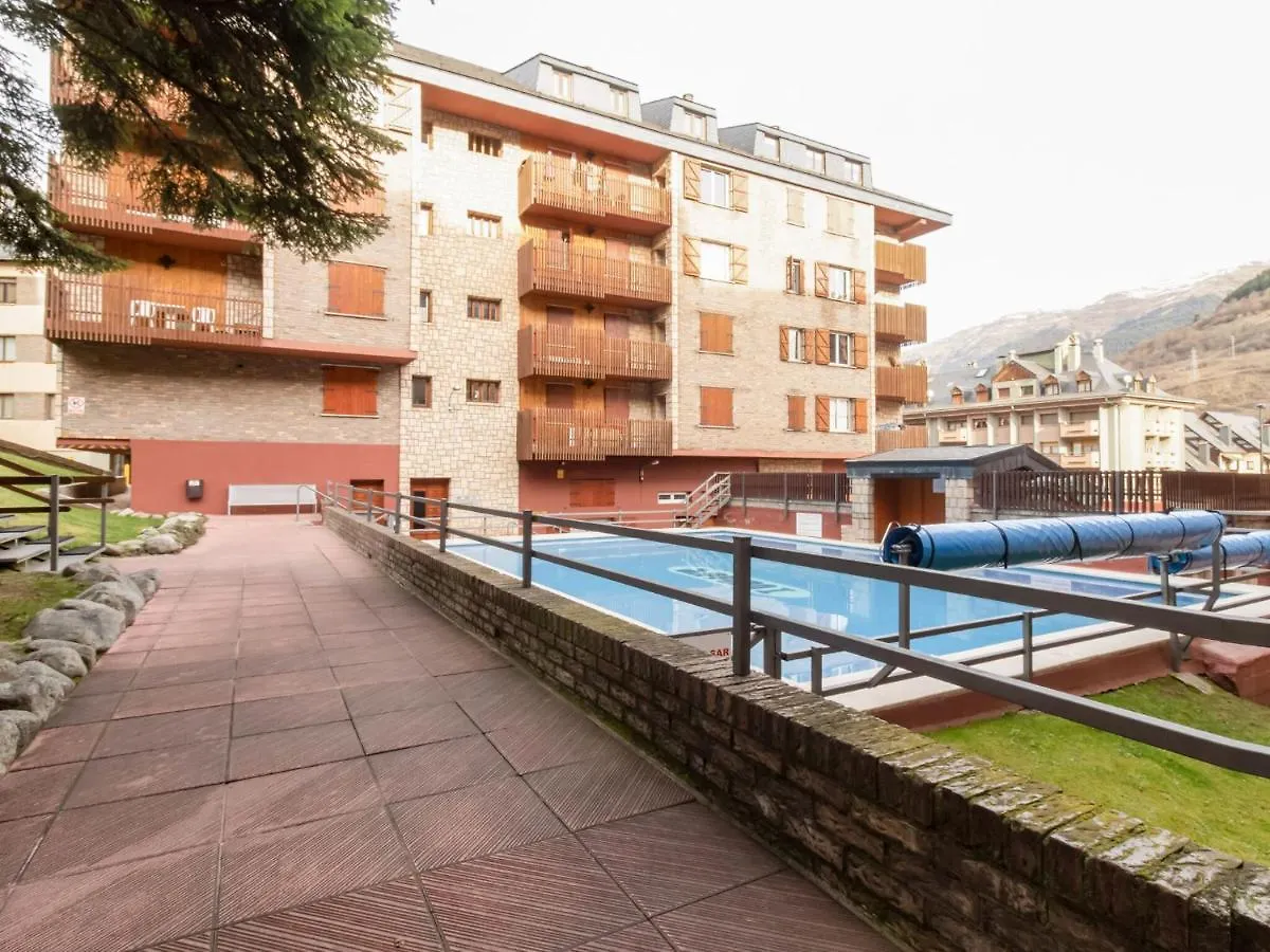 Peaceful Apartment In Vielha With Swimming Pool