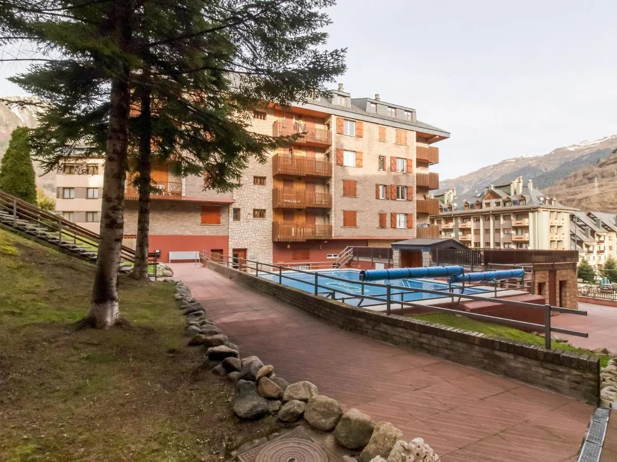 Peaceful Apartment In Vielha With Swimming Pool